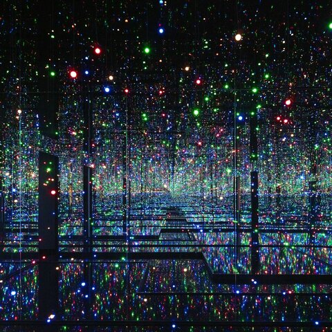 Infinity Mirrored Room  - Filled With The Brilliance of Life - Yakoi Kasuma