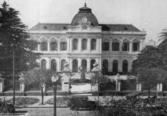 Se funda la Universidad de la Plata