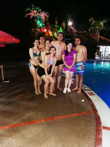 DE PISCINA EN EL GUITARRON