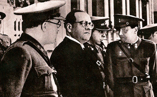 El gobierno de Negrín abandona Barcelona y se dirige a Figueras (Gerona) poco antes de que la capital catalana cayera en manos franquistas.