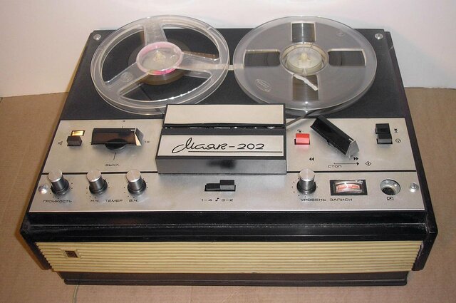 Магнитофон