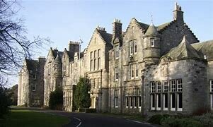 1871 – Primera universidad