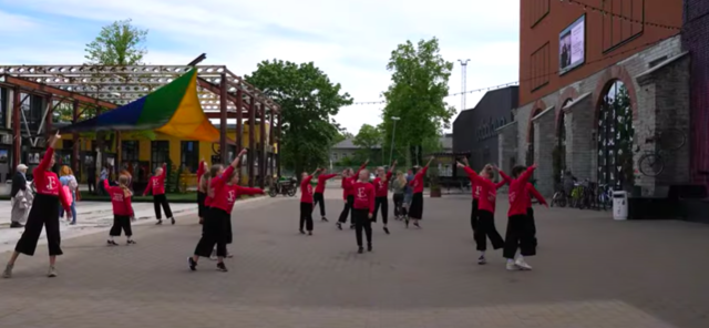 Broadway grupi Flash mob tantsuga "Raha"