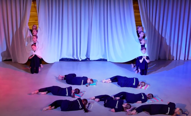 dotE esimene võistlusgruppide laagris valminud lavastus "1,2,3 STOP!"