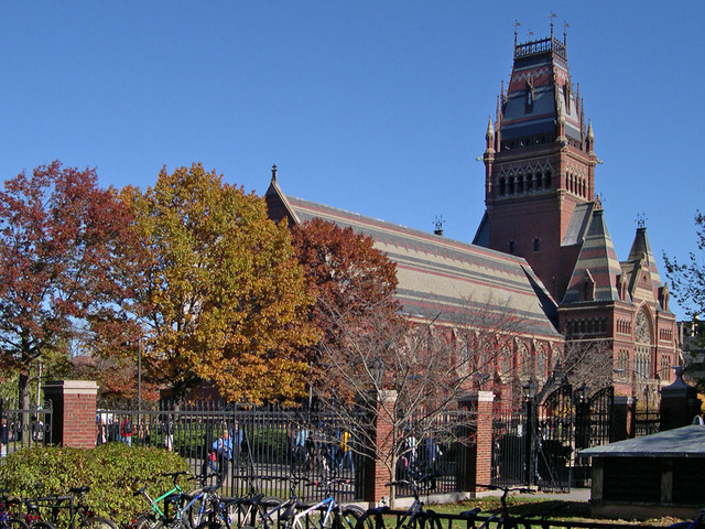 First College - Harvard College, the first institute for higher education in a north American