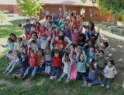 INGRESE A LA GUARDERIA( ósea el jardín)