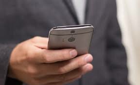 S'envien els primers missatges SMS