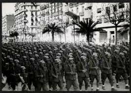 Los primeros soldados italianos, enviados por Mussolini, llegan a para ayudar a las fuerzas franquistas