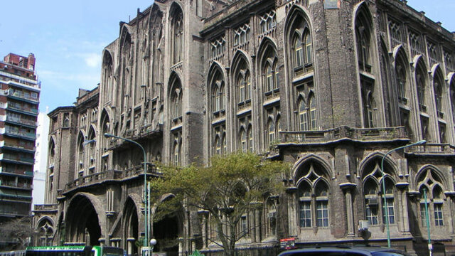 Ernesto Tomás Restelli graduated from industrial engeneering.