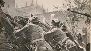 El general Francisco Franco decide destinar una importante parte de sus fuerzas para liberar a los rebeldes asediados en el Alcázar de Toledo