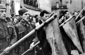La URSS envía sus primeros equipos de ayuda a los republicanos. Llegan los primeros miembros de las Brigadas Internacionales.