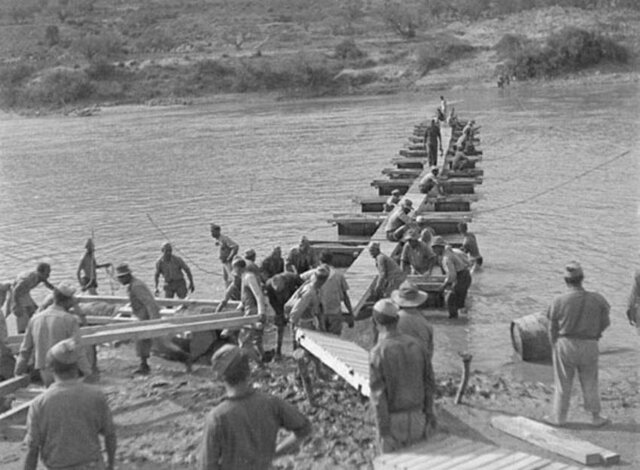 Decisiva derrota de las fuerzas republicanas en la batalla del Ebro.