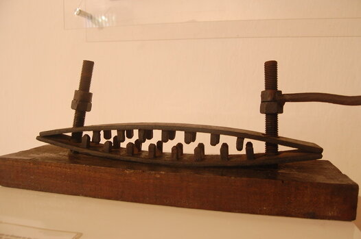 EL APALASTA PULGARES