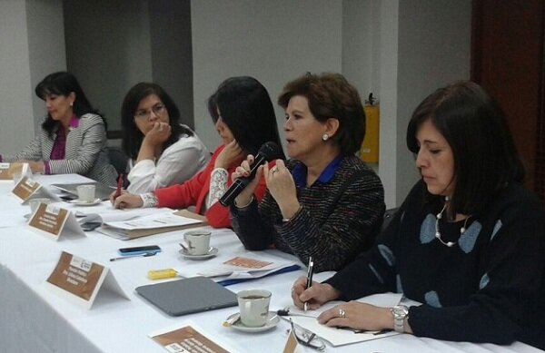 Reglamenta la ley de participación de la mujer LEY 581 DE 2000