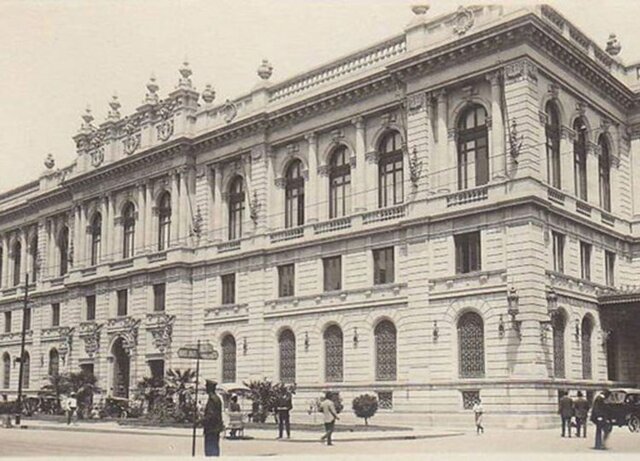 Se crea la Secretaria de comunicaciones y obras públicas.