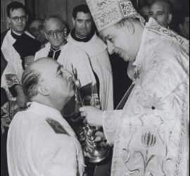 Pastoral de todos los obispos apoyando el nuevo régimen de Franco