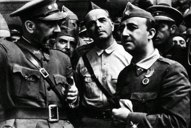 El general Francisco Franco decide destinar una importante parte de sus fuerzas para liberar a los rebeldes asediados en el Alcázar de Toledo. Franco concentra el poder entre los sublevados: es designado generalísimo y jefe del gobierno.