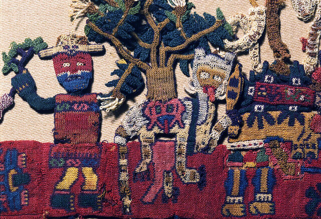 La decoracion tienen forma geometrica