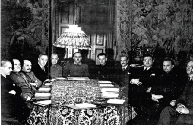 Organización en Salamanca la Junta de defensa Nacional.