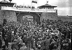 Miles de refugiados y el propio gobierno republicano cruzan la frontera francesa; los franquistas conquistan el resto de Cataluña.