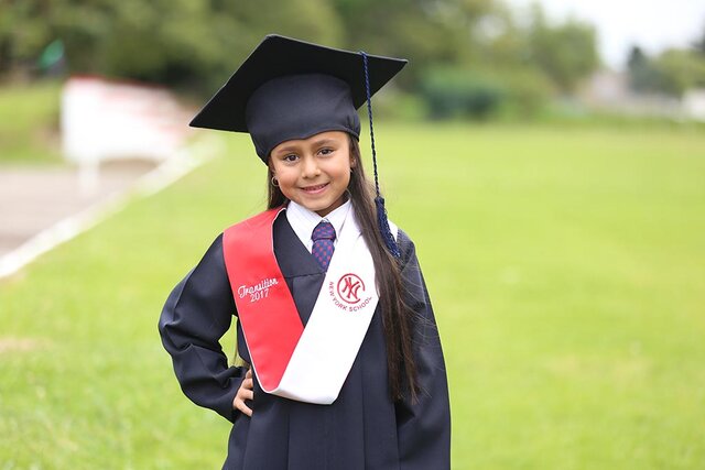 FELIPE SE GRADUA DEL COLEGIO