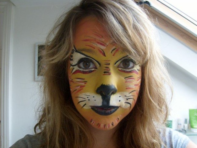 Jag försörjer mig som ansiktsmålare