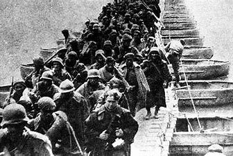 Comienza la batalla del Ebro con el avance republicano.