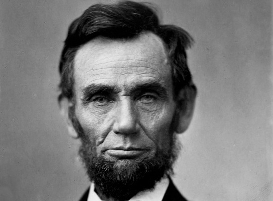 Abraham Lincoln es elegido presidente.