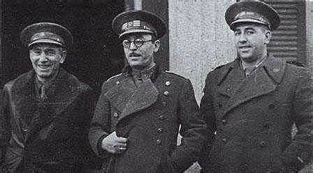 El coronel Casado encabeza el organismo republicano que sustituye a Negrín con el objeto de alcanzar una paz honrosa (golpe de estado en Madrid).