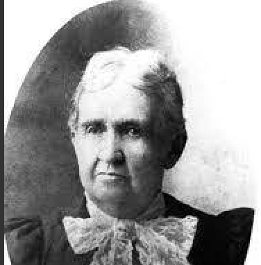 Catherine Brewer earns a Bachelor's Degree