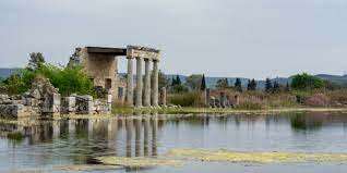 Fundador de la Escuela Jónica