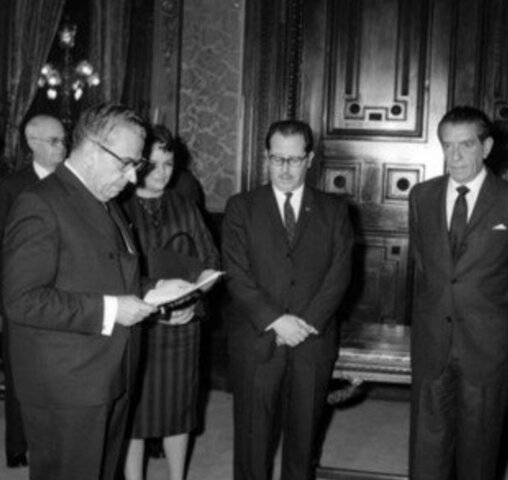 Nombran a Jaime Torres Bodet como secretario de educación