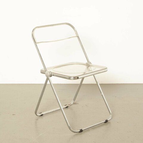 CAMPO DE MOBILIARIO: SILLA PLIA