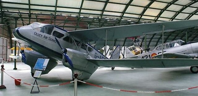 Franco sale de Canarias a Tetuán en el Dragón Rapide