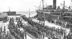 Desembarco de legionarios y regulares al mando de Franco