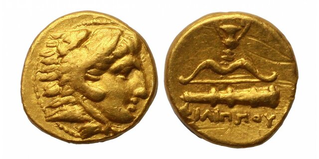 II. Fülöp király elsőként veret aranyból érméket