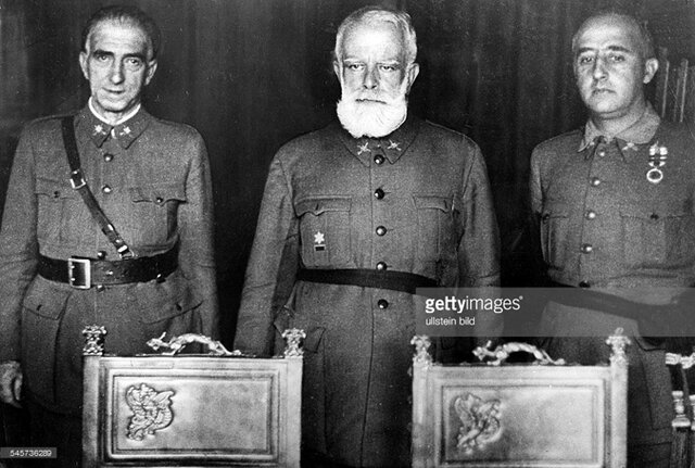 Organización en Salamanca la Junta de defensa Nacional. Franco nombrado generalísimo de los ejércitos y jefe de Estado