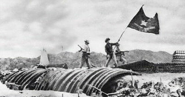 Francia abandona sus colonias en Indochina.