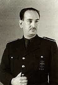 Dimisión de Arrese tras el fracaso de su proyecto constitucional.