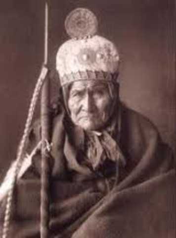 Geronimo and his fellow Apaches surrender