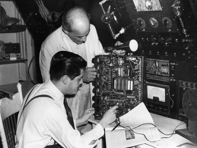 Los trabajos de González Camarena se extienden al campo de la medicina