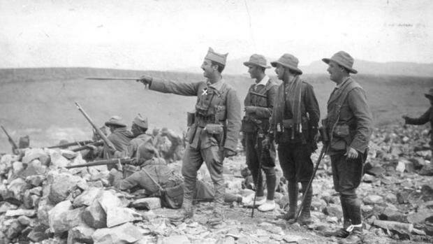 Desembarco de legionarios y regulares al mando de Franco