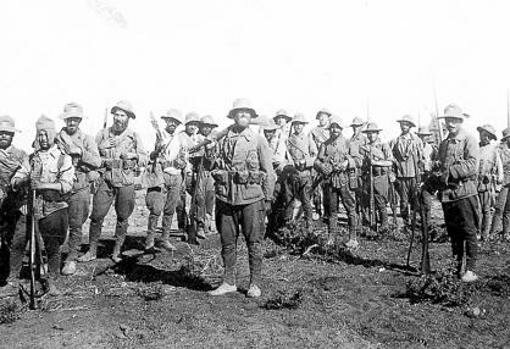 Desembarco de legionarios y regulares al mando de Franco