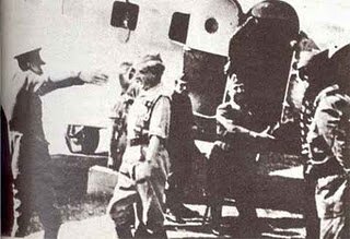 Franco sale de Canarias a Tetuán en el Dragón Rapide