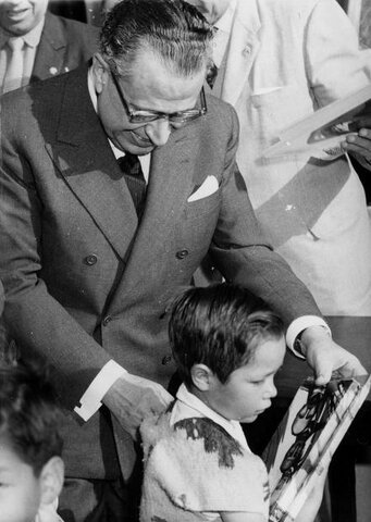 Torres Bodet continúa trabajando por la educación en México