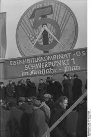 Kollektivisering av jordbruket och femårsplanerna