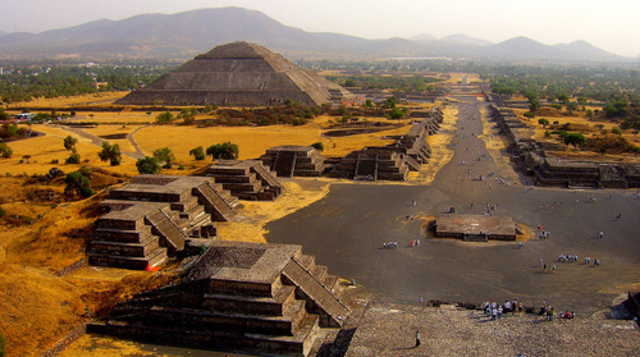 The city of Teotihuacan flourishes