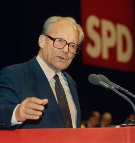Willy Brandt entra ufficialmente nella SPD