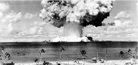 Bomba en el Atolón Bikini