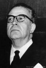 Jaime Torres Bodet es Secretario de Educación Pública por segunda ocasión